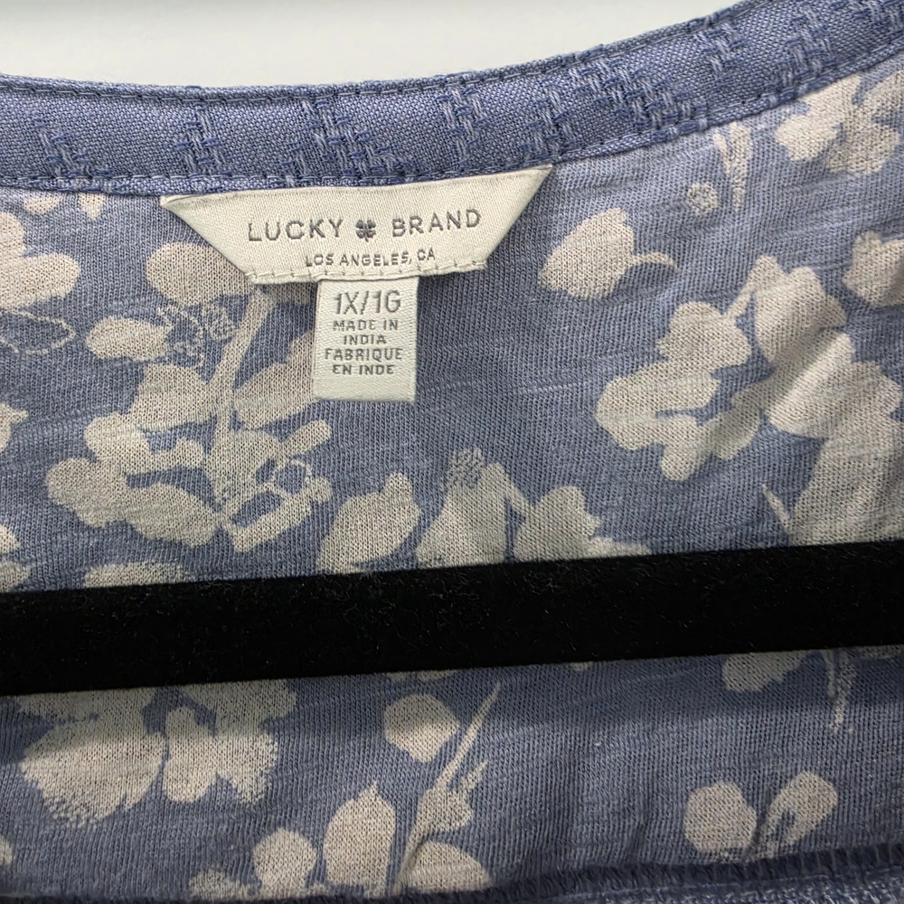 Lucky Brand Light Lavender Floral Embroidered V-Neck Tunic - Picture 6 of 6